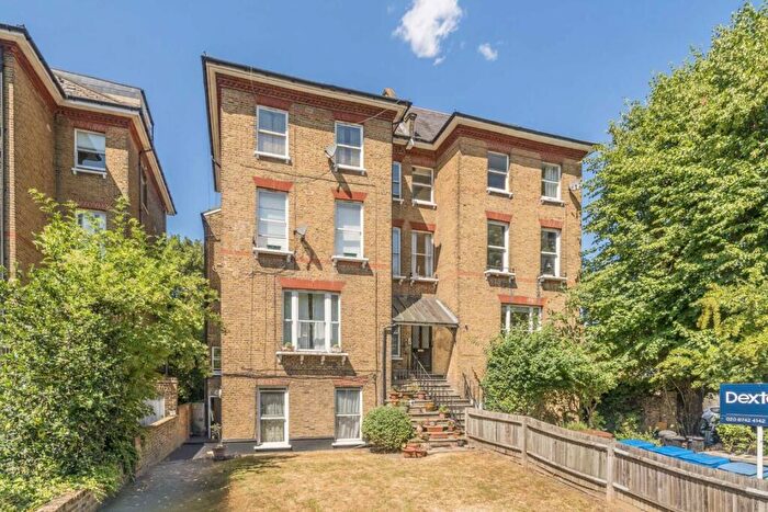 2 Bedroom Flat For Sale In Peckham Rye, East Dulwich, SE22