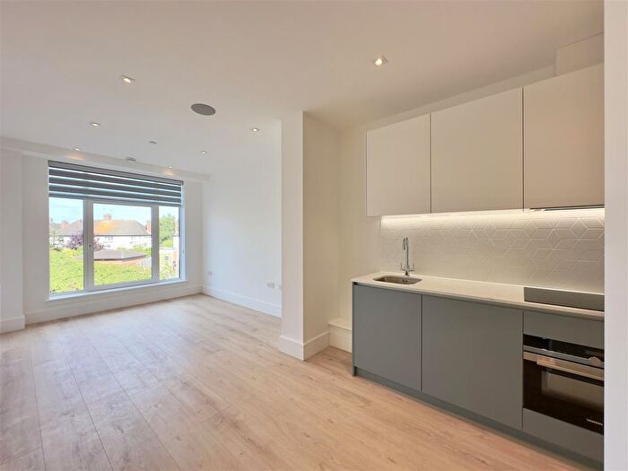 1 Bedroom Flat To Rent In Pyrcroft Road, Chertsey, KT16