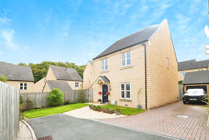 4 Bedroom Detached House For Sale In Black Rock Court, Linthwaite, Huddersfield, HD7