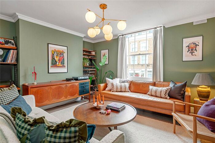 2 Bedroom Flat For Sale In Balls Pond Road, Islington, London, N1