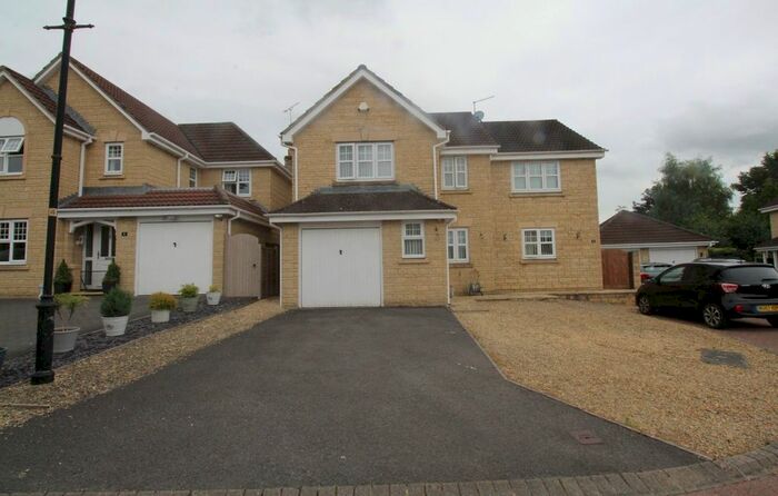 5 Bedroom Detached House To Rent In Woodpecker Mews, Cepen Park North, Chippenham, SN14