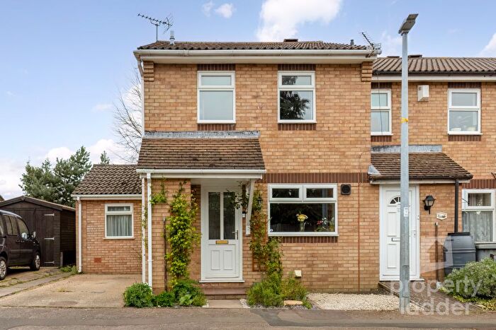 3 Bedroom Semi Detached House For Sale In Arthurton Road, Spixworth, Norwich, NR10