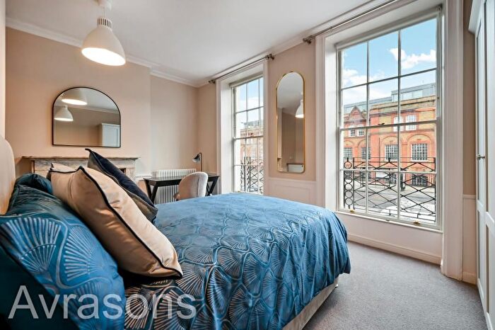 Studio To Rent In Brixton Road, Oval, SW9