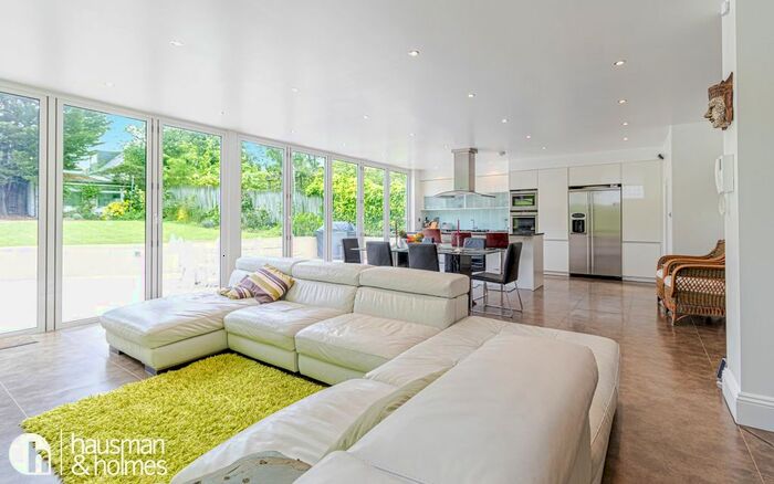 6 Bedroom Detached House To Rent In Basing Hill, London, NW11