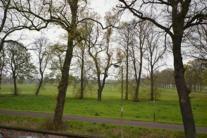 1 Bedroom Flat To Rent In South Inch Terrace, Perth, PH2