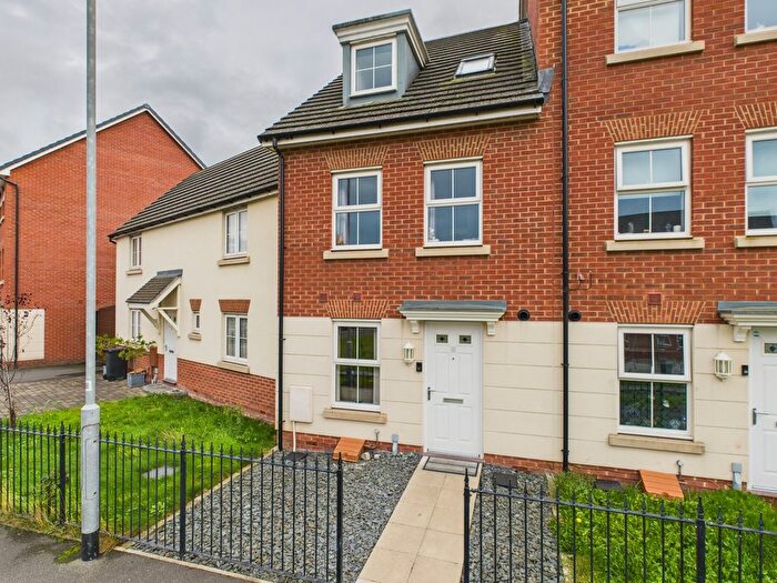 4 Bedroom Terraced House For Sale In Castle Green Walk, Bridgwater, TA6