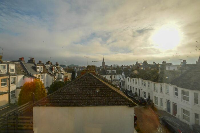 1 Bedroom Flat To Rent In Grove Road, Eastbourne, BN21