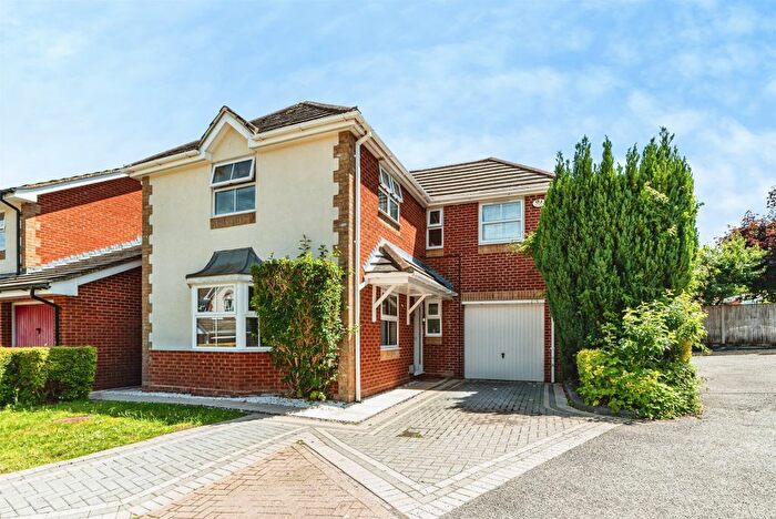 5 Bedroom Detached House For Sale In Chatsworth Green, Hatch Warren, Basingstoke, RG22