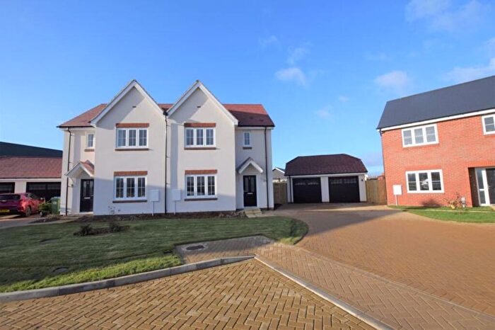 3 Bedroom Semi Detached House To Rent In Hedgehog Way, Haddenham, HP17