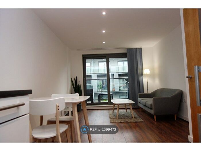 1 Bedroom Flat To Rent In Duke Of Wellington Avenue, London, SE18