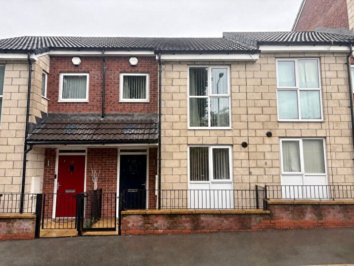 3 Bedroom Town House For Sale In Wellyhole Street, Oldham, Greater Manchester, OL4