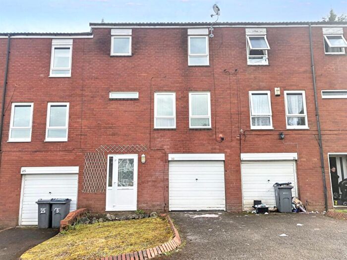 3 Bedroom Terraced House For Sale In Marywell Close, Birmingham, B32