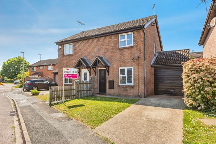 2 Bedroom Semi-detached House For Sale In Easby Way, Lower Earley, Reading, RG6