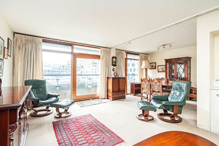 1 Bedroom Flat For Sale In Barbican, Thomas More House, EC2Y