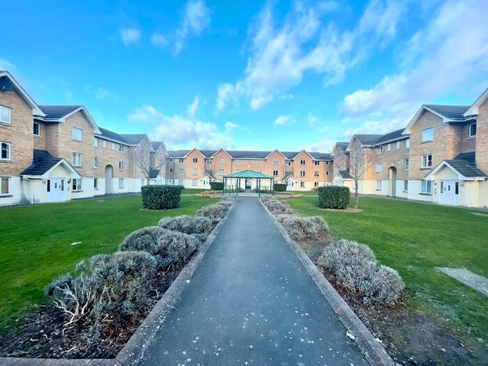 2 Bedroom Flat To Rent In Lloyd Close, Cheltenham, GL51