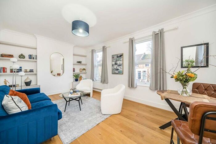 2 Bedroom Flat For Sale In Leconfield Road, Highbury, N5