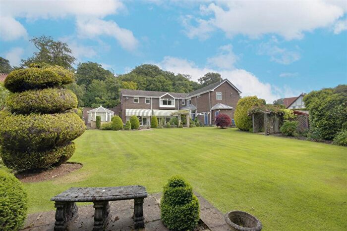 5 Bedroom Detached House For Sale In The Paddock, North Ferriby, HU14