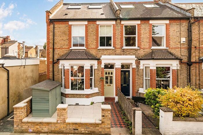 4 Bedroom Semi-Detached House For Sale In Salisbury Road, West Ealing, W13