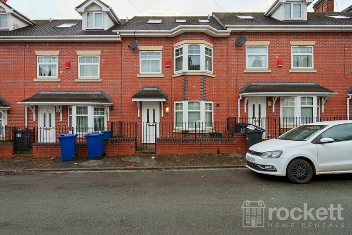 Terraced House To Rent In De Brompton Villas, West Brampton, Newcastle Under Lyme, Staffordshire, ST5