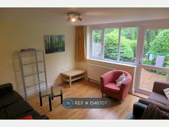 5 Bedroom Semi-Detached House To Rent In Priory Road, Southampton, SO17