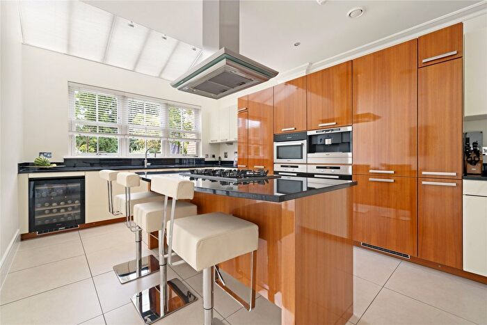 5 Bedroom Detached House To Rent In Gainsborough Place, Cobham, Surrey, KT11