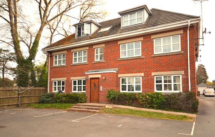 2 Bedroom Flat To Rent In Egerton Gardens, Bournemouth, BH8