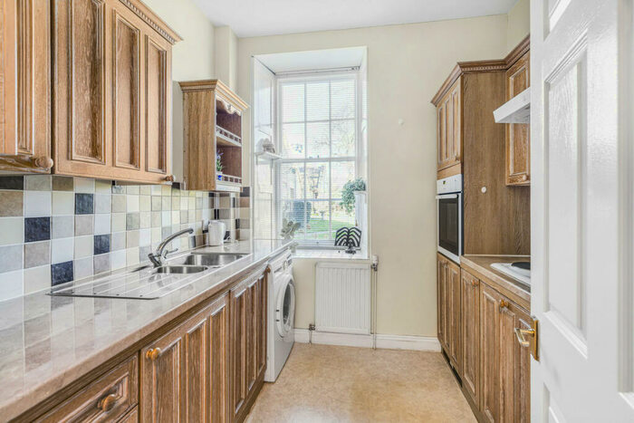 1 Bedroom Apartment For Sale In Kings End, Bicester, OX26
