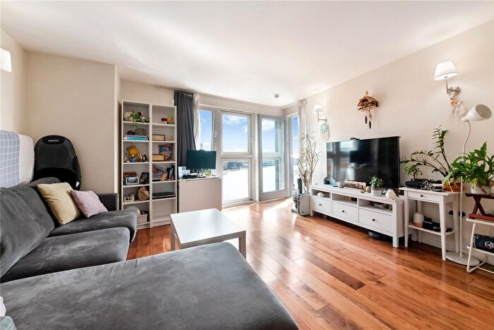 1 Bedroom Flat To Rent In Fairmont Avenue, London, E14