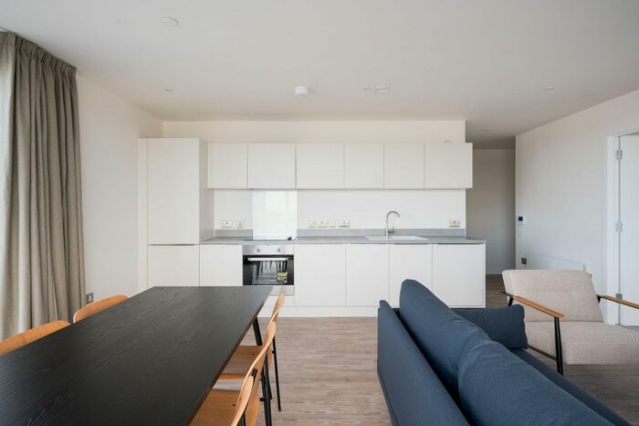 3 Bedroom Flat To Rent In The Kell, Gillingham Gate Road, Gillingham, ME4