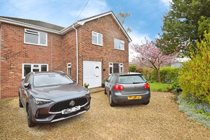 4 Bedroom Detached House For Sale In College Road, Durrington, SP4
