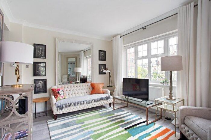 2 Bedroom Flat To Rent In Whiteheads Grove, London, SW3