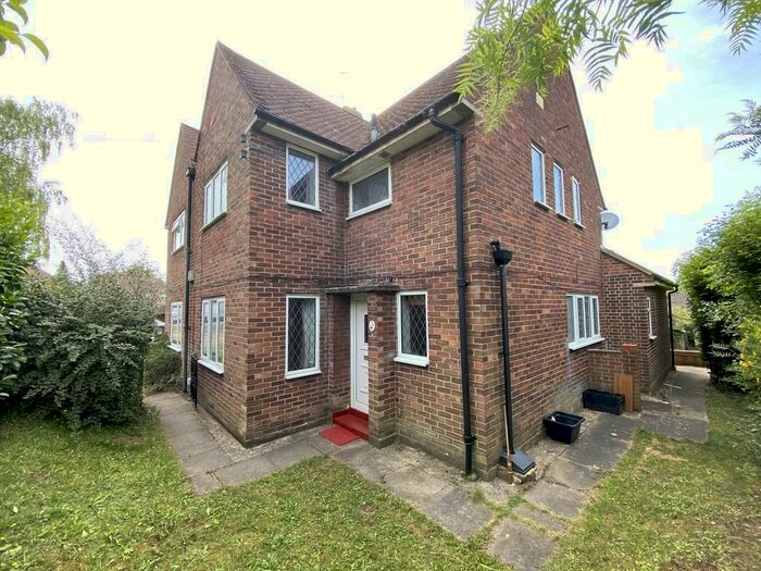 5 Bedroom Semi-Detached House To Rent In Fox Lane, Winchester, SO22