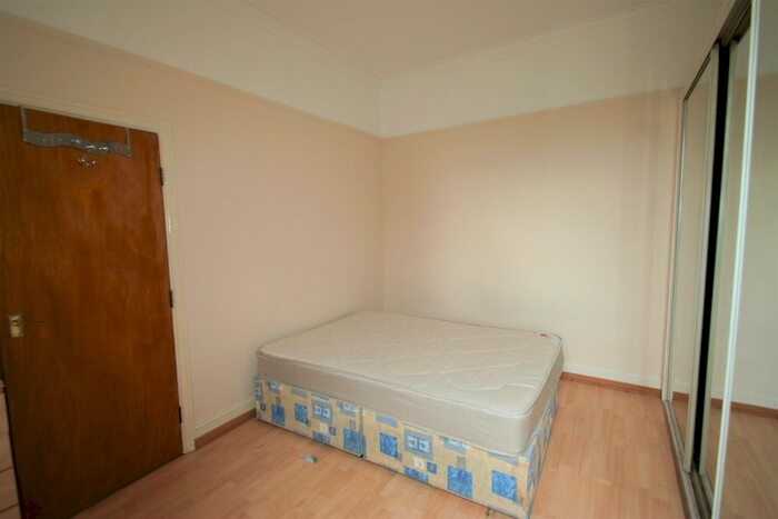 2 Bedroom Flat To Rent In Finchley Road, London NW11