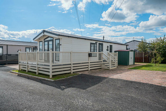 2 Bedroom Park Home For Sale In Norton Park, Tewkesbury Road, Norton, Gloucester, GL2