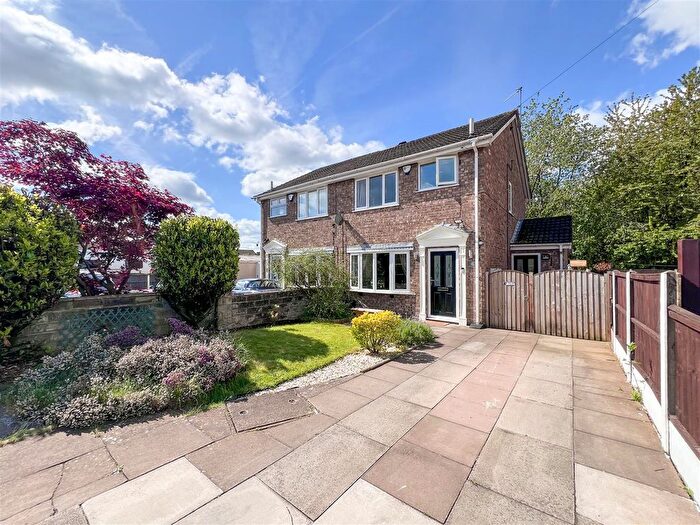 3 Bedroom Semi Detached House For Sale In Braithwell Drive, Stockton Brook., ST2