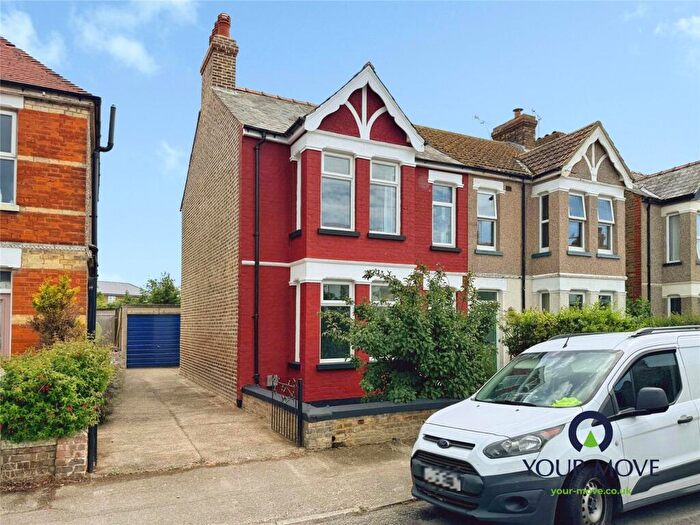 4 Bedroom End Of Terrace House For Sale In Leslie Avenue, Margate, Kent, CT9