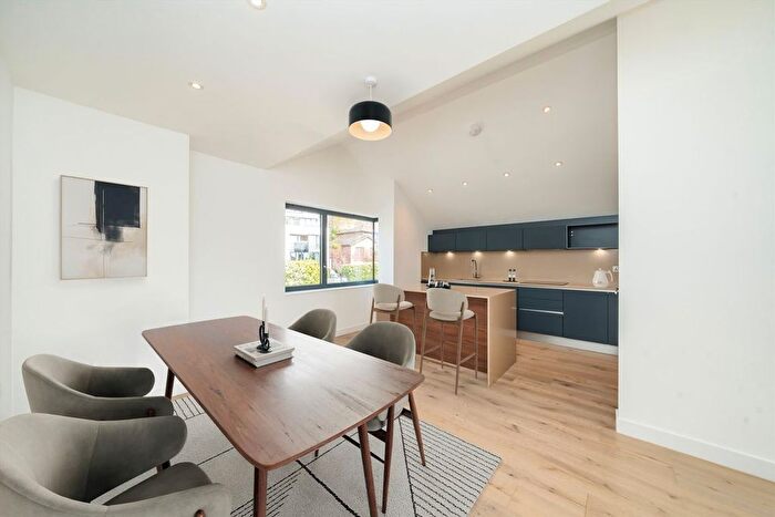2 Bedroom Flat For Sale In Cottenham Park Road, Wimbledon, SW20