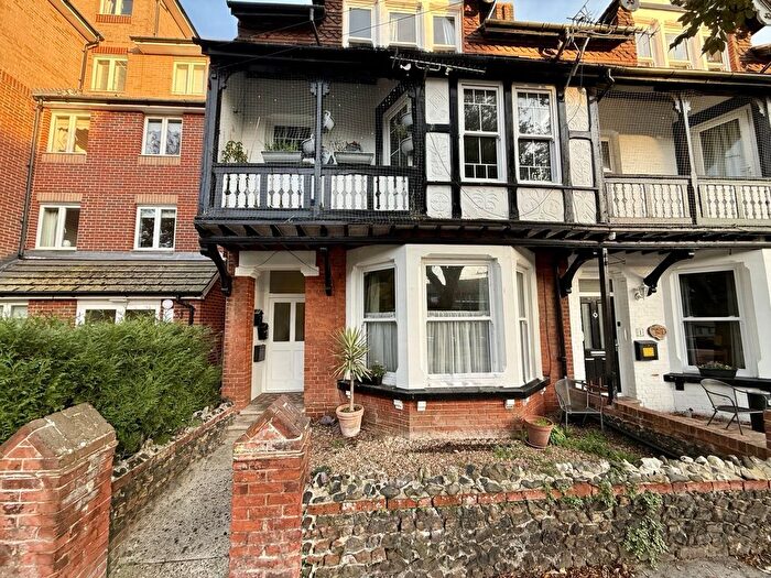 2 Bedroom Flat To Rent In Beach Avenue, Birchington, CT7