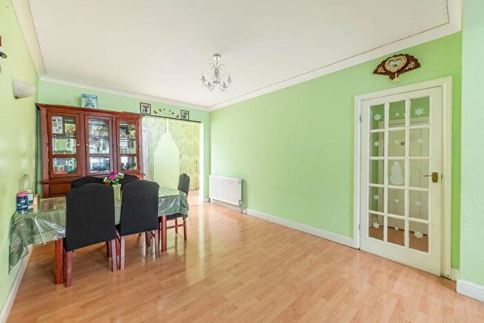 5 Bedroom Semi-Detached House For Sale In Maricas Avenue, Harrow, HA3