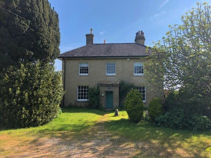 4 Bedroom Detached House To Rent In Ower Farmhouse, Calshot Road, SO45