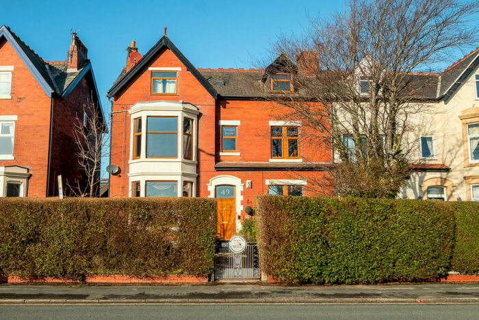 7 Bedroom Semi-Detached House For Sale In East Beach, Lytham, FY8