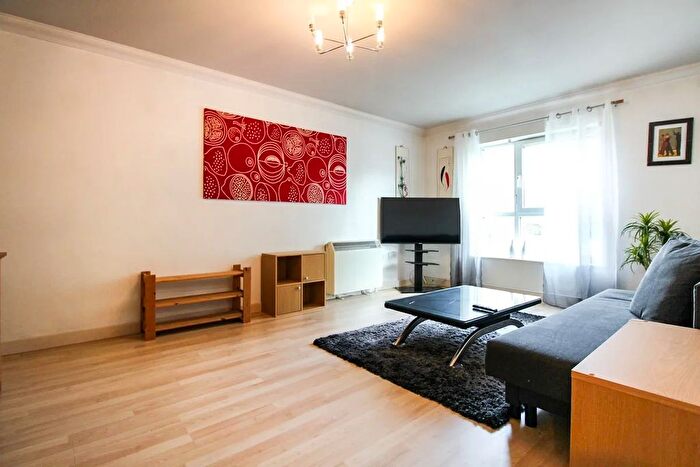 2 Bedroom Flat To Rent In Westferry Road, London, E14