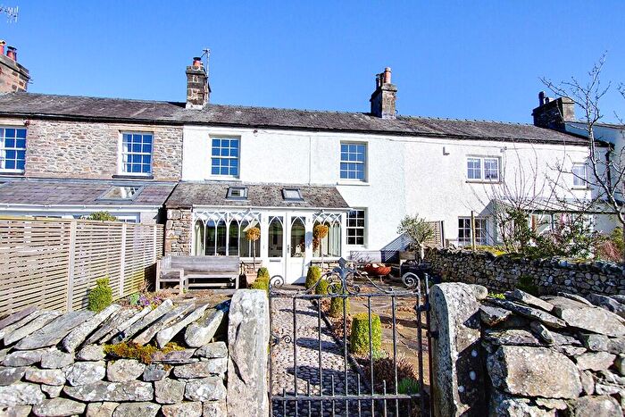 2 Bedroom House For Sale In Crab Apple Cottage, Brookside, Barbon, LA6