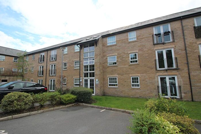 2 Bedroom Flat For Sale In Clough Gardens, Haslingden, BB4