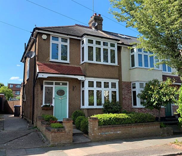 3 Bedroom Semi-Detached House For Sale In Morley Hill, Enfield, EN2