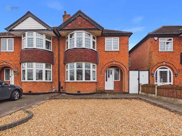 3 Bedroom Semi Detached House For Sale In Newton Road, Great Barr, Birmingham, B43