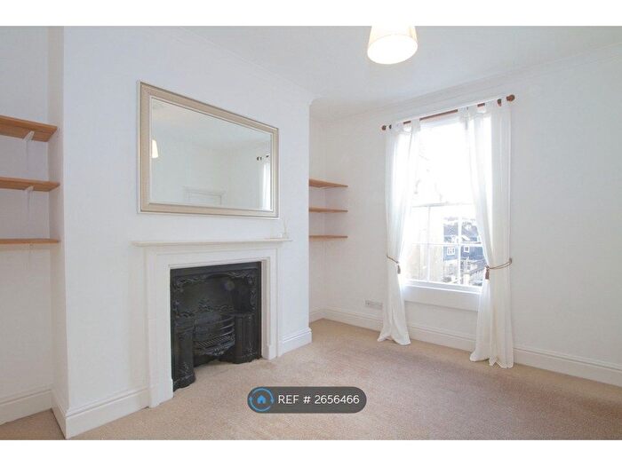 1 Bedroom Flat To Rent In Thomas Street, Bath, BA1