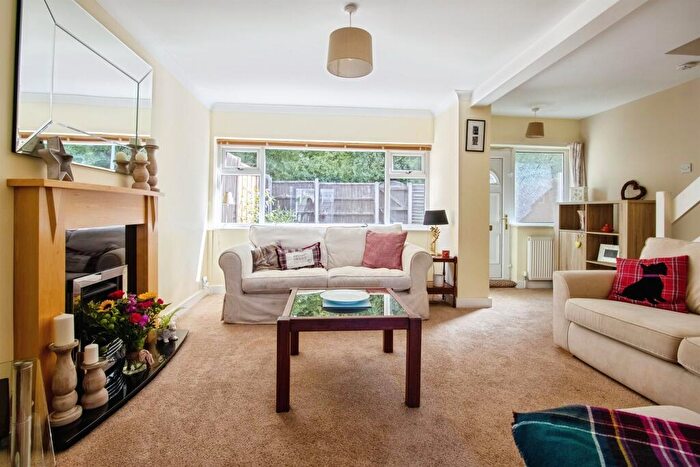 3 Bedroom Terraced House For Sale In Gray Court, Leeds, LS15