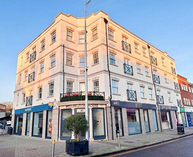 1 Bedroom Apartment For Sale In High Street, Walton-on-Thames, KT12