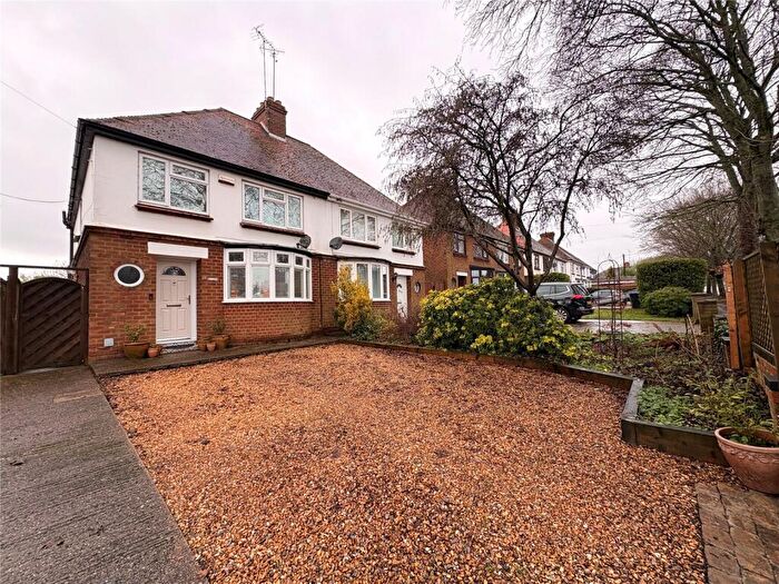 3 Bedroom Semi Detached House For Sale In Western Avenue, Daventry, Northamptonshire, NN11